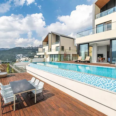 La Villa By La Montagne-3